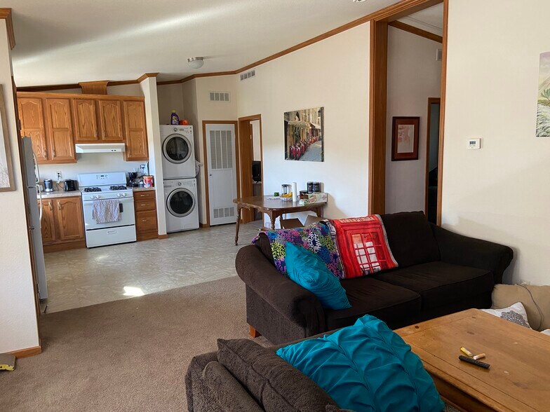 Building Photo - 2074 Harpy Eagle Ct