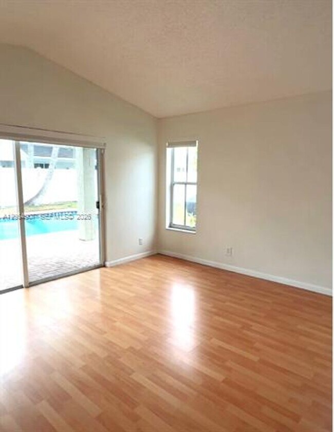 Building Photo - 1064 Cedar Falls Dr