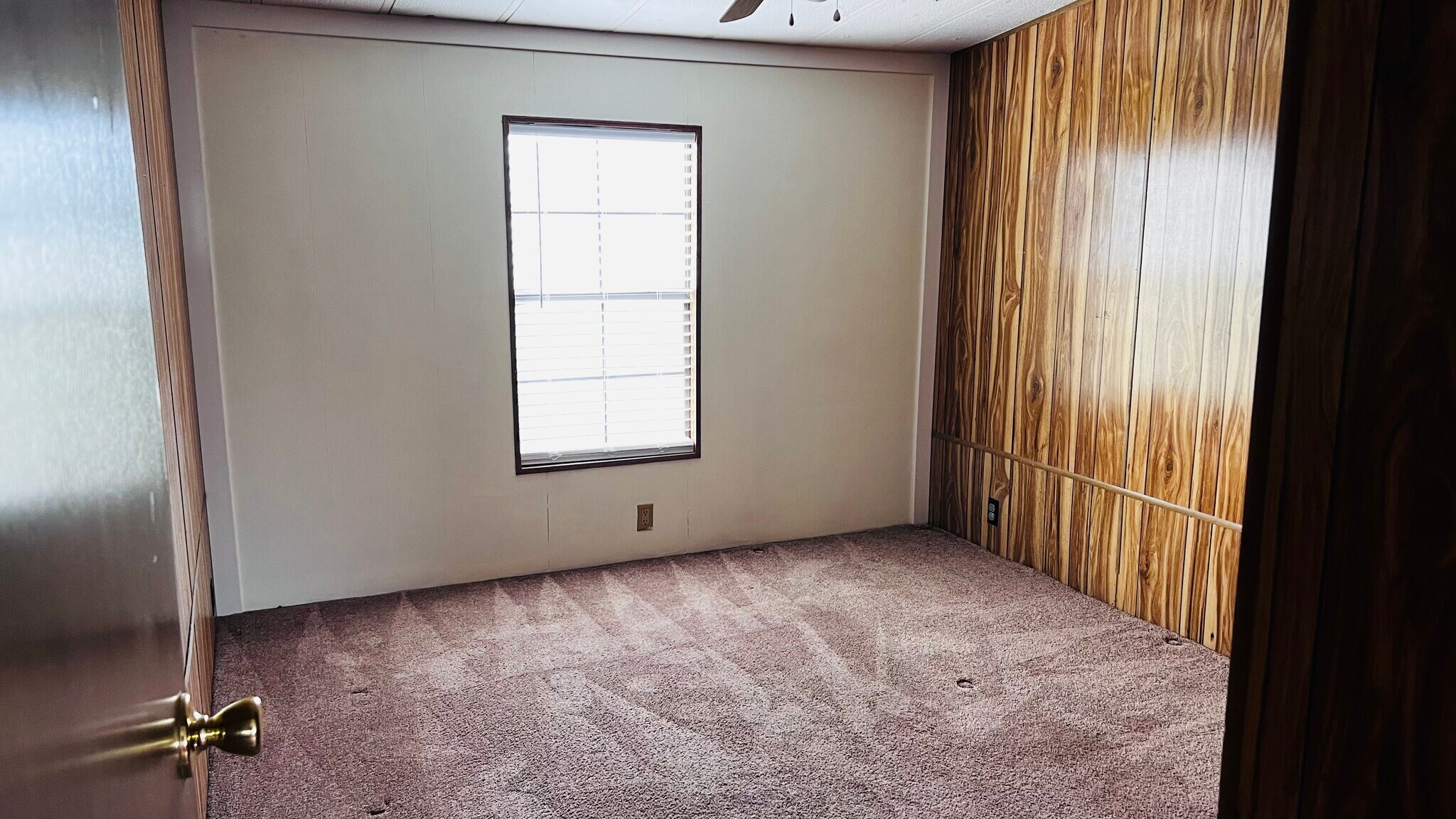 Building Photo - 1982 US-441