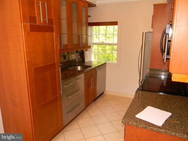 Building Photo - This Loft unit is unlike anything you have ever seen in McLean Gardens.