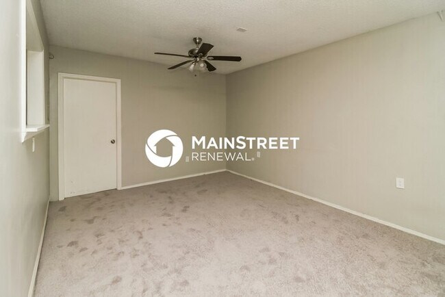 Building Photo - 3 Bedroom Pet-Friendly Home in Sanford, FL with Main Street Renewal