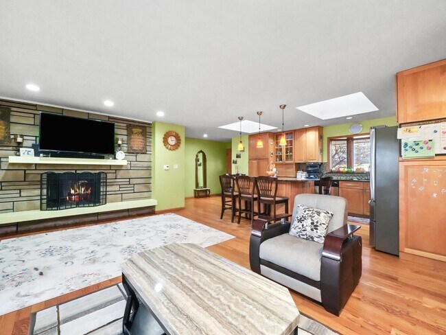 Building Photo - 8705 W 92nd Pl