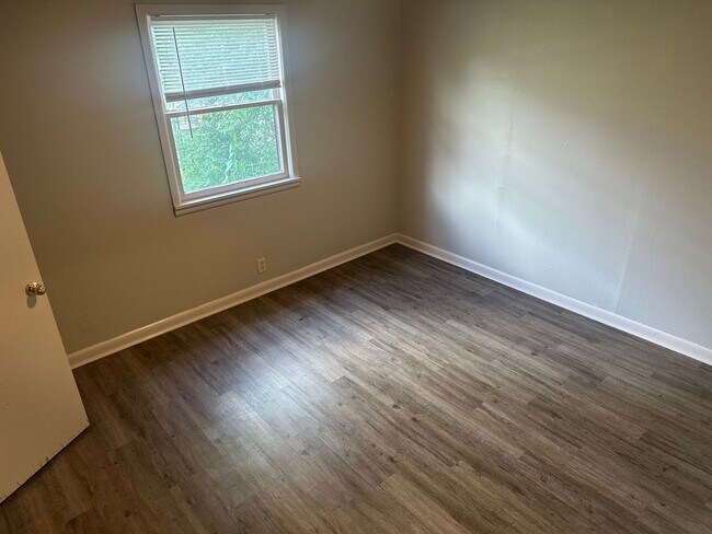 Building Photo - 1007 Mayes Ave