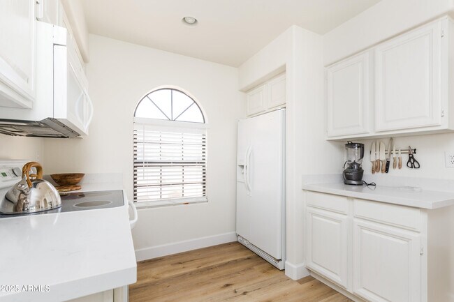 Building Photo - 14213 N Galatea Dr