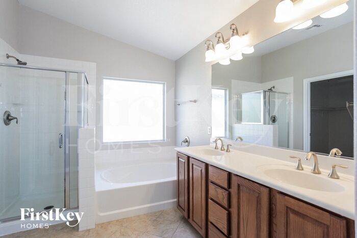 Building Photo - 7340 Chesapeake Cove St