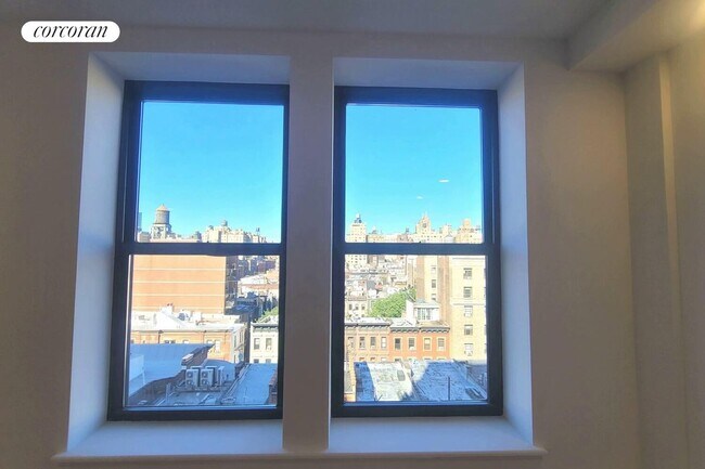 Building Photo - 45 W 81st St