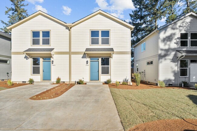 Building Photo - 2 Weeks Free W/ Approved Application By 08...