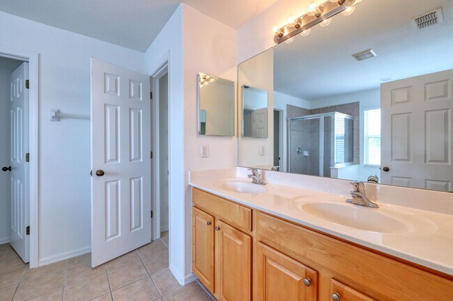 Building Photo - January Special offer 50% off First Month's Rent!  5 Bedroom In Cypress Cay in the Gateway Community