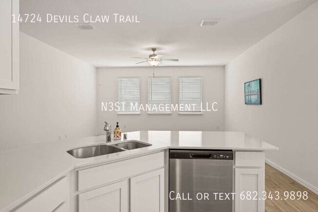 Building Photo - 14724 Devils Claw Trl