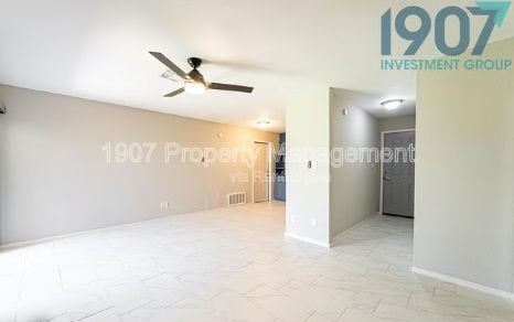 Building Photo - 1611 Pinewood Dr