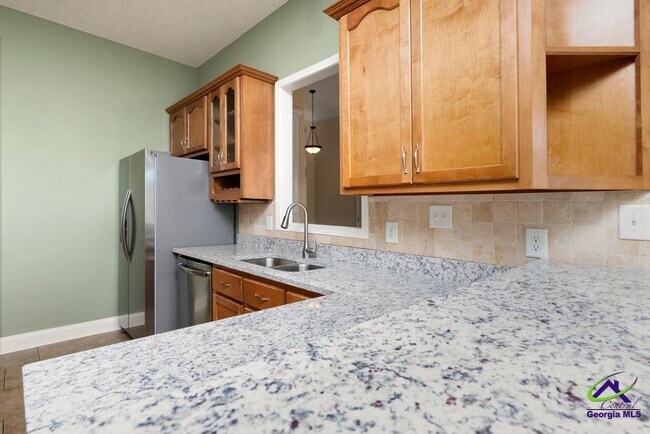 Building Photo - 601 Huntwood Ln