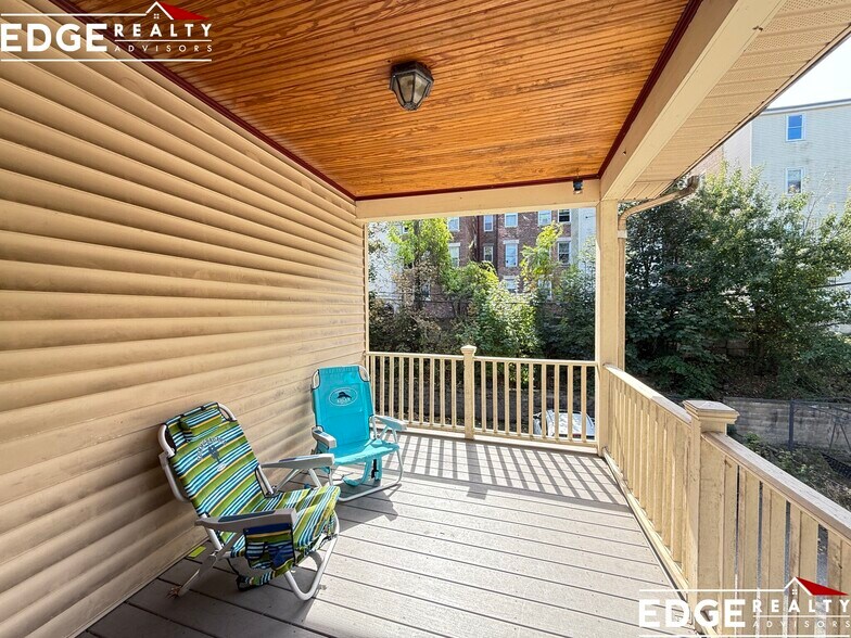 Building Photo - 37 Radnor Rd