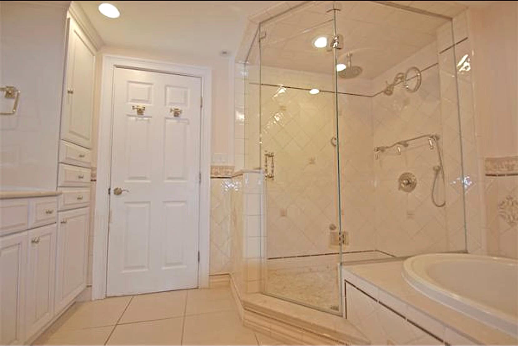 Master bath - 117 Saint Botolph St