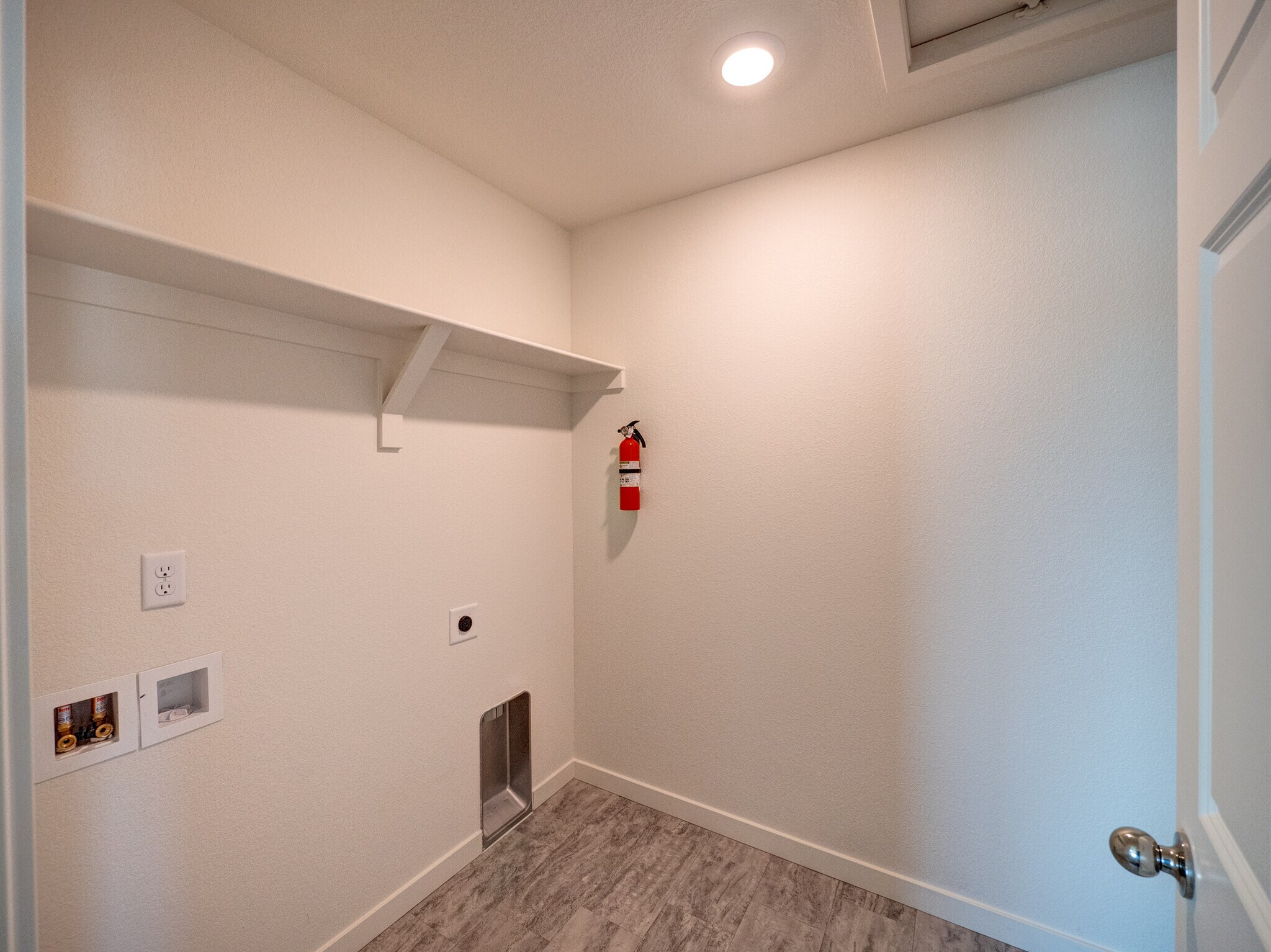 9278 Turlough full-size laundry room — washer and dryer (not pictured) included. - 9278 Turlough Hts