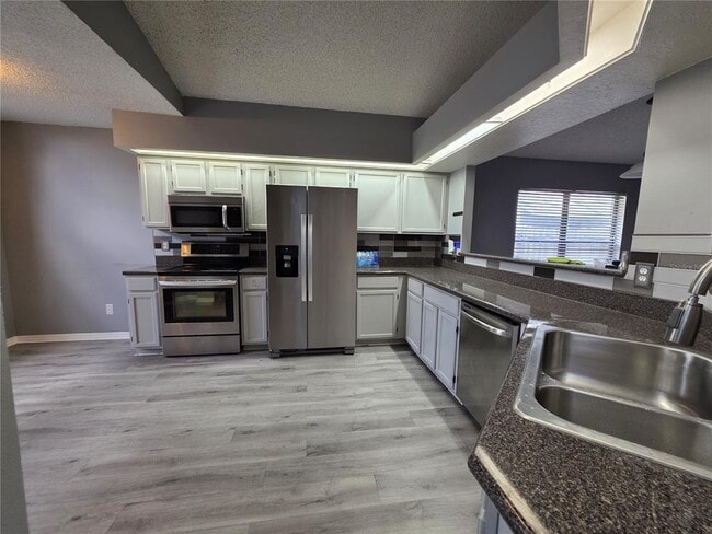 Building Photo - 2371 Piedmont Lakes Blvd