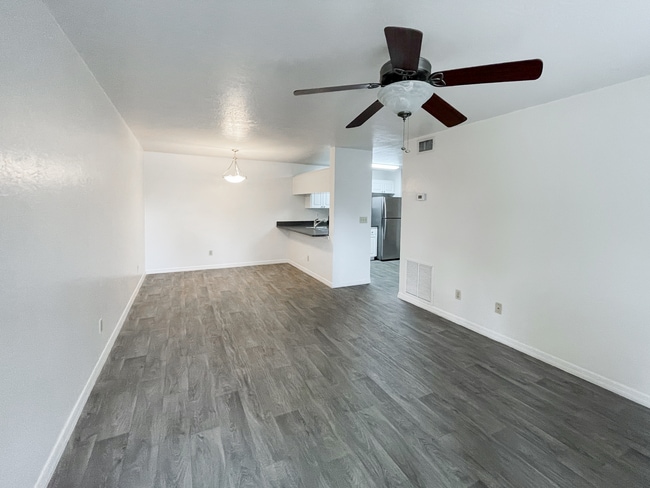 Building Photo - Atlantis Cove