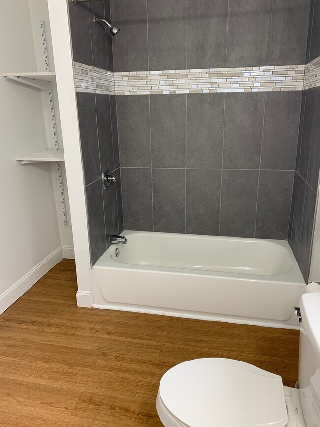 Building Photo - Fully Renovated Spacious 4 Bedroom 1.5 Bath House, Garage-York City SD