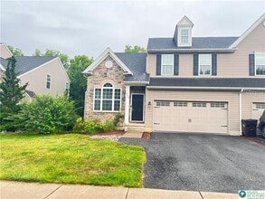 Building Photo - 2288 Creekside Dr