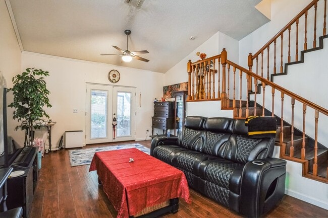 Building Photo - 6677 Ryan Chase Ct