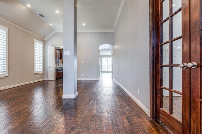 Building Photo - 7701 Thistledown Dr