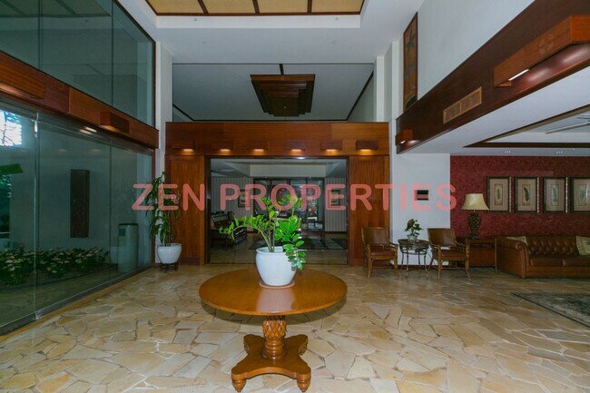 Building Photo - Fully furnished 2 bdrm / 2 bath / 1 parking unit at The Windsor Waikiki
