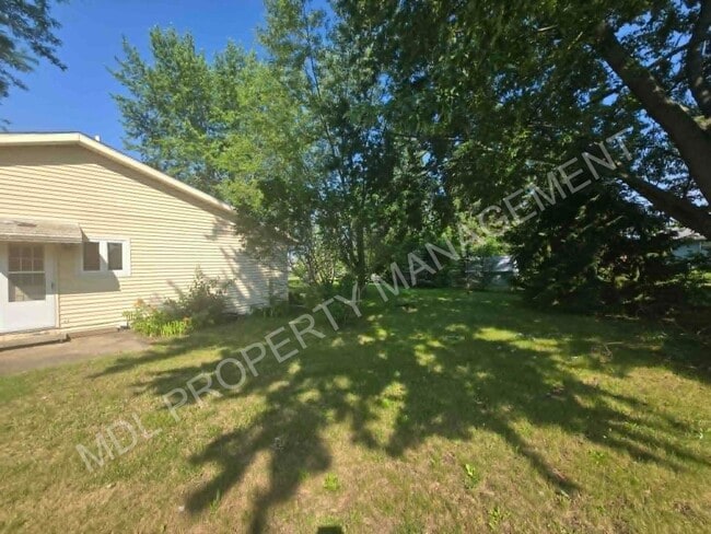 Building Photo - 5700 Lessandro St
