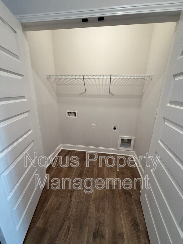 Building Photo - 108 Crest Pointe