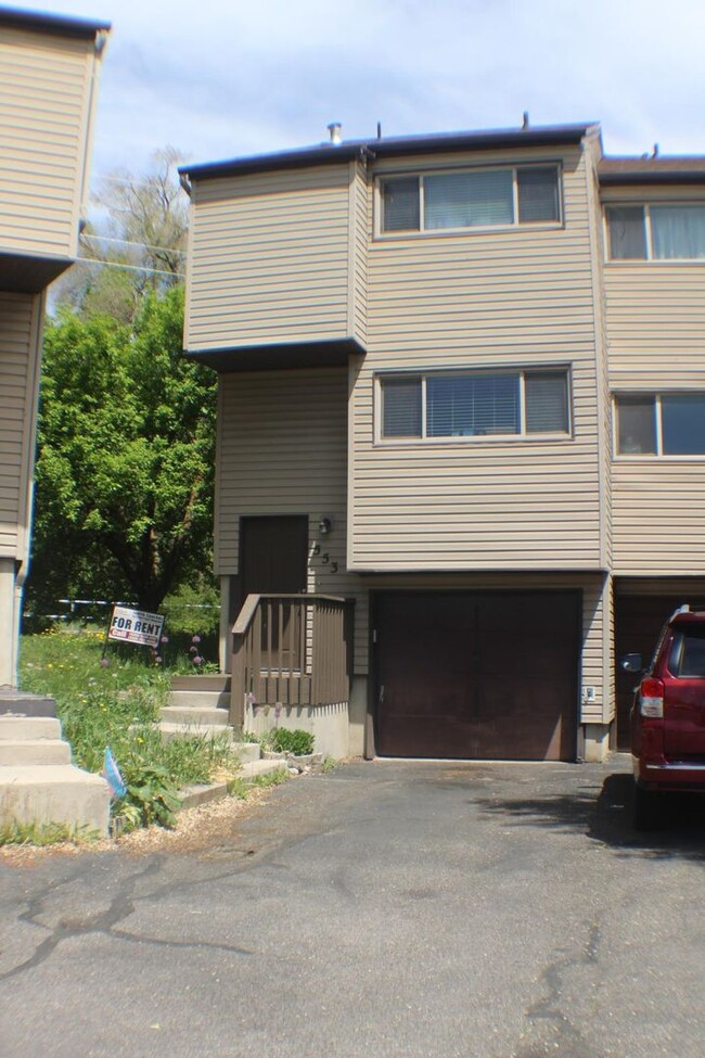 Building Photo - 553 E 200 N