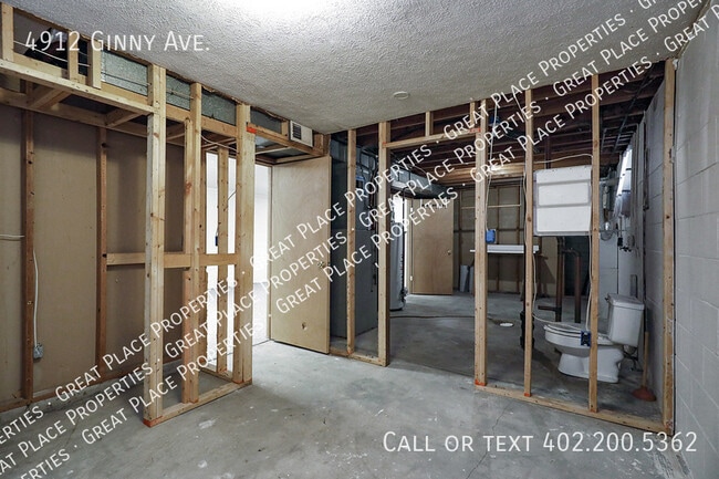 Building Photo - 4912 Ginny Ave