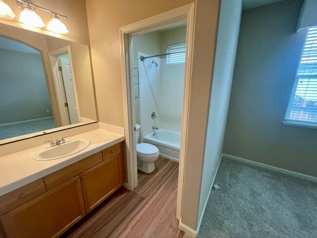 Building Photo - Beautiful Home in ArrowCreek!