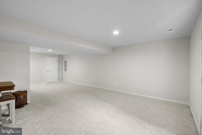 Building Photo - 6640 Timber Ridge Ln