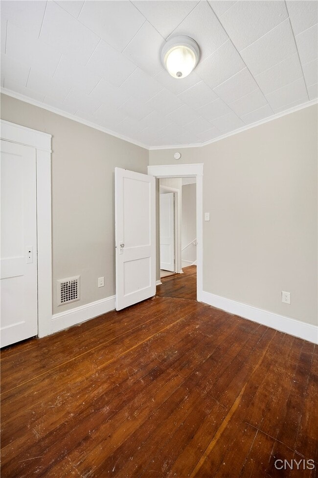 Building Photo - 162 Reed Ave