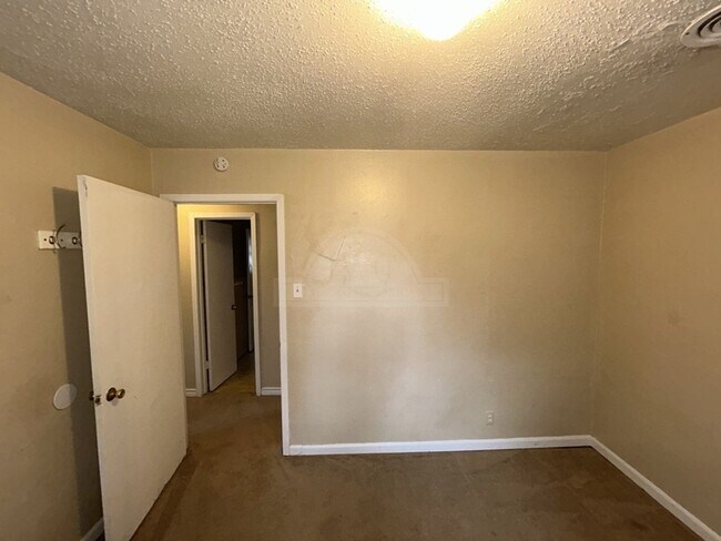 Building Photo - 510 N 24th St