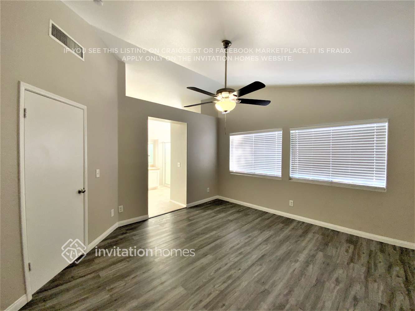 Building Photo - 1221 Taramar St