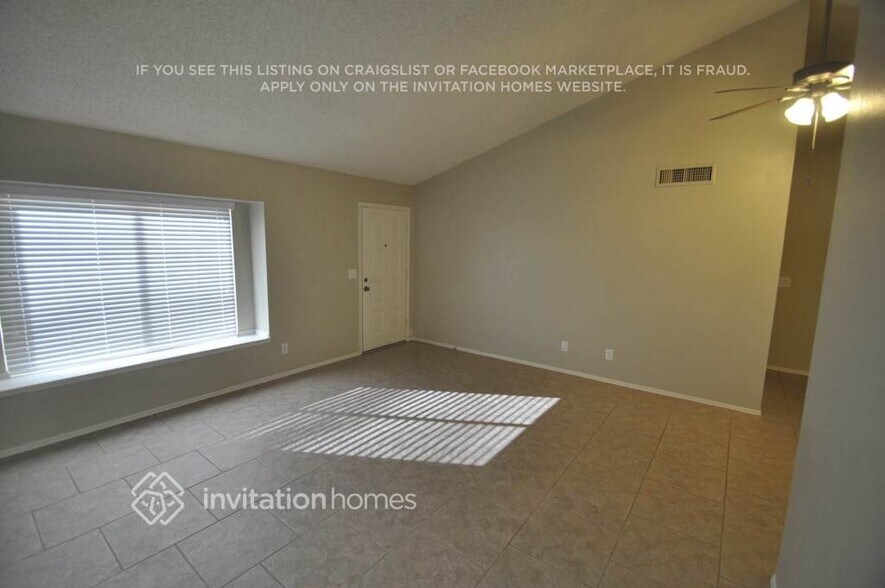 Building Photo - 1320 E Tonto Ln