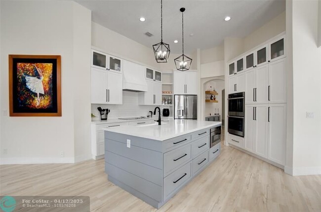 Building Photo - 2563 Jardin Ln