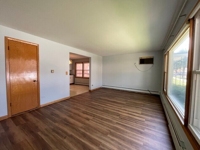 Building Photo - 8645 W Summerdale Ave