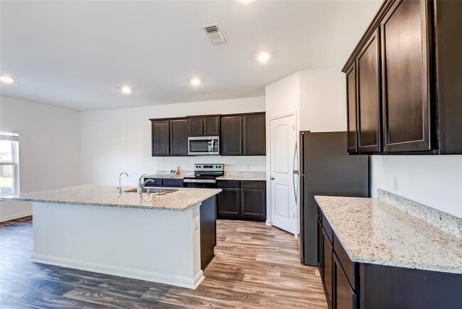 Building Photo - 109 Riverdale Dr