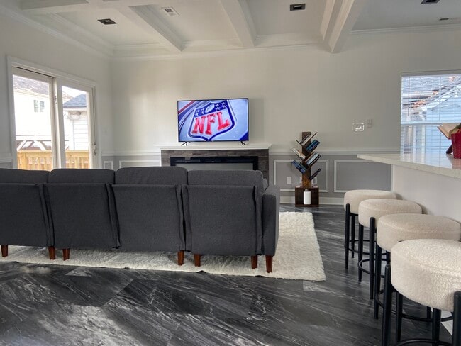 Building Photo - Sober Living Recovery House for men in New...