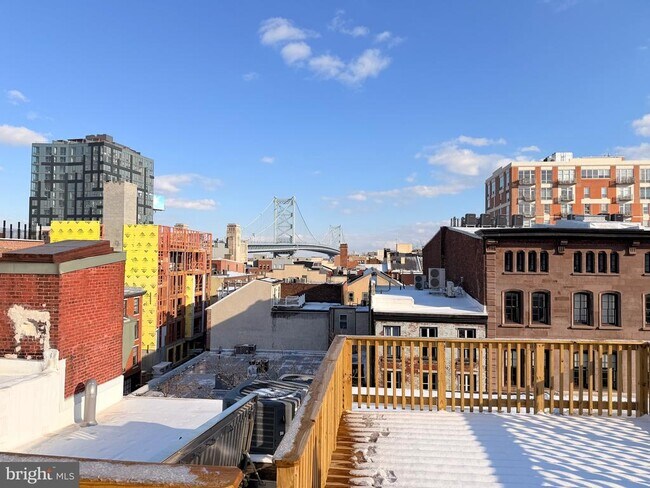 Building Photo - 136 N 3rd St