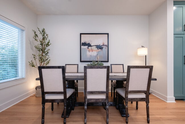 Building Photo - Very nice Newer Construction 3 Bedroom 2.5 Bathroom Townhome in The Heights