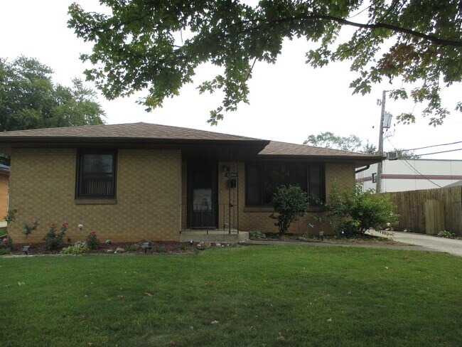 Primary Photo - 1606 Dearborn St