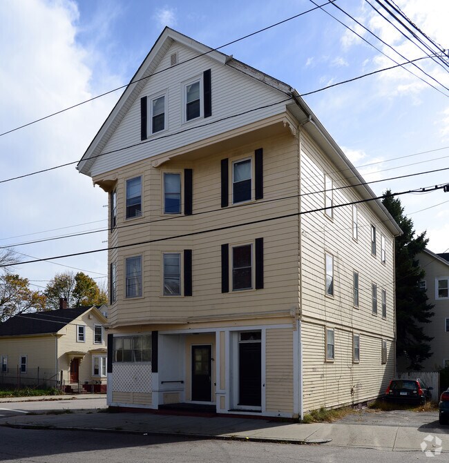 Building Photo - 210-212 Amherst St