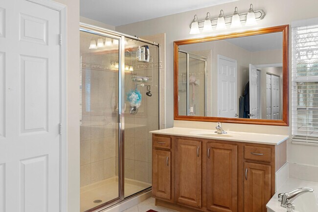 Building Photo - 8620 Breezy Hill Dr