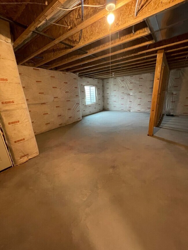 Building Photo - GORGOUS