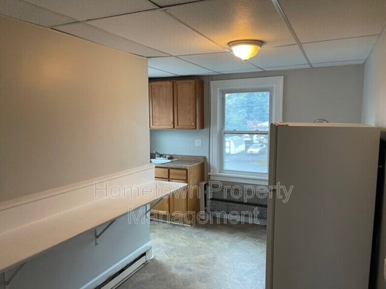 Building Photo - 3829 Derry St