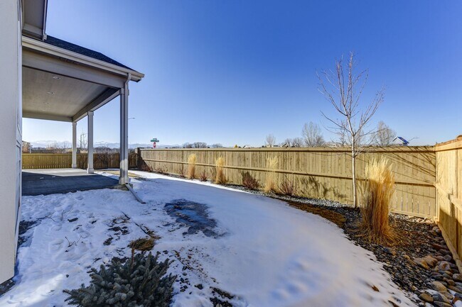 Building Photo - Breathtaking 4 Bedroom 3 Bedroom Ranch Style Home with Finished Basement!!