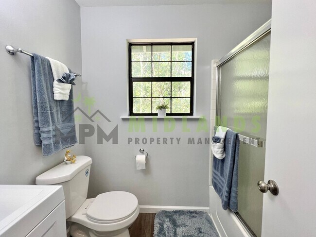 Building Photo - 746 Madera Rd