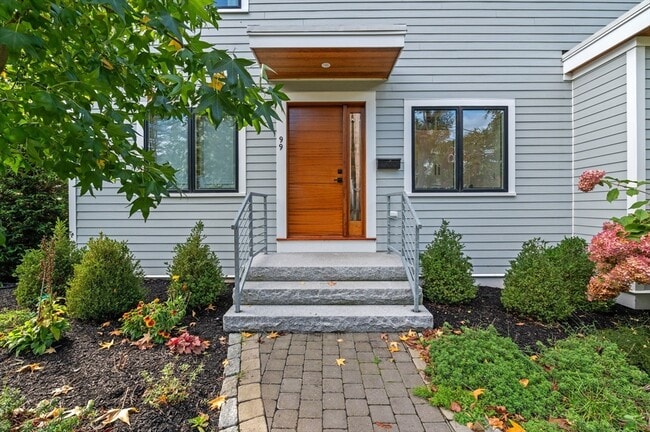 Building Photo - 99 Naugus Ave