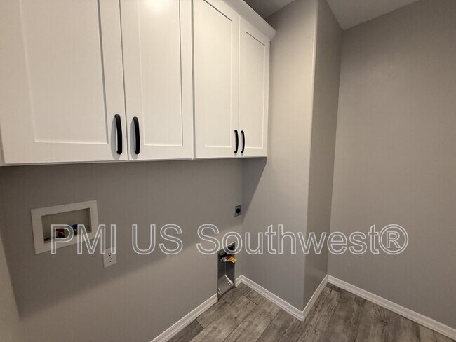 Building Photo - 1530 Jose Ave